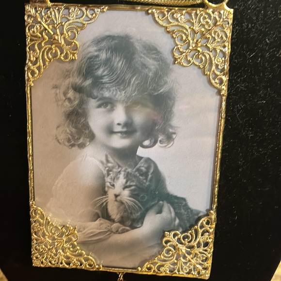 PICTURE FRAME ORNAMENT - Picture 2 of 5